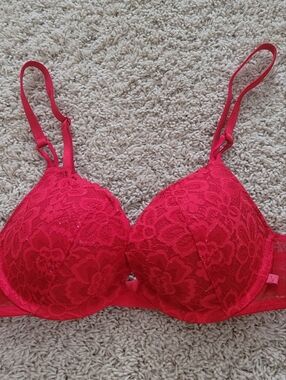 Victorias Secret Red Lace Overlay Bra Push Up 34B Adjustable Mesh Sexy